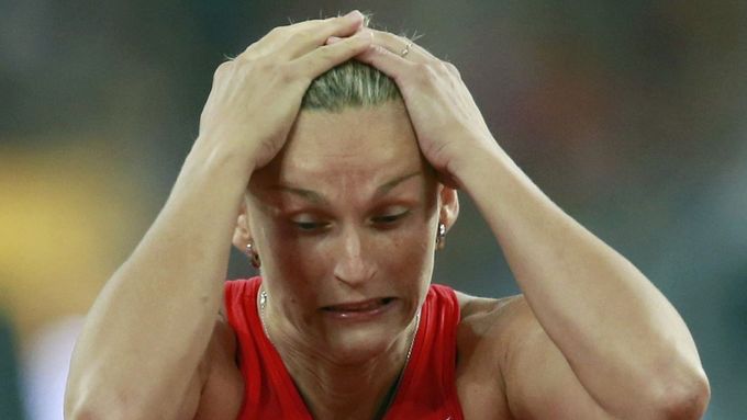 Barbora Špotáková a její reakce na pokažený poslední hod ve finále atletického MS.