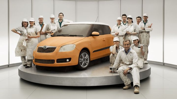 Některé by už dneska nevznikly. Připomeňte si svérázné i zábavné automobilové reklamy