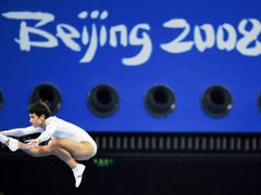Trénink gymnastek na olympiádě v Pekingu.