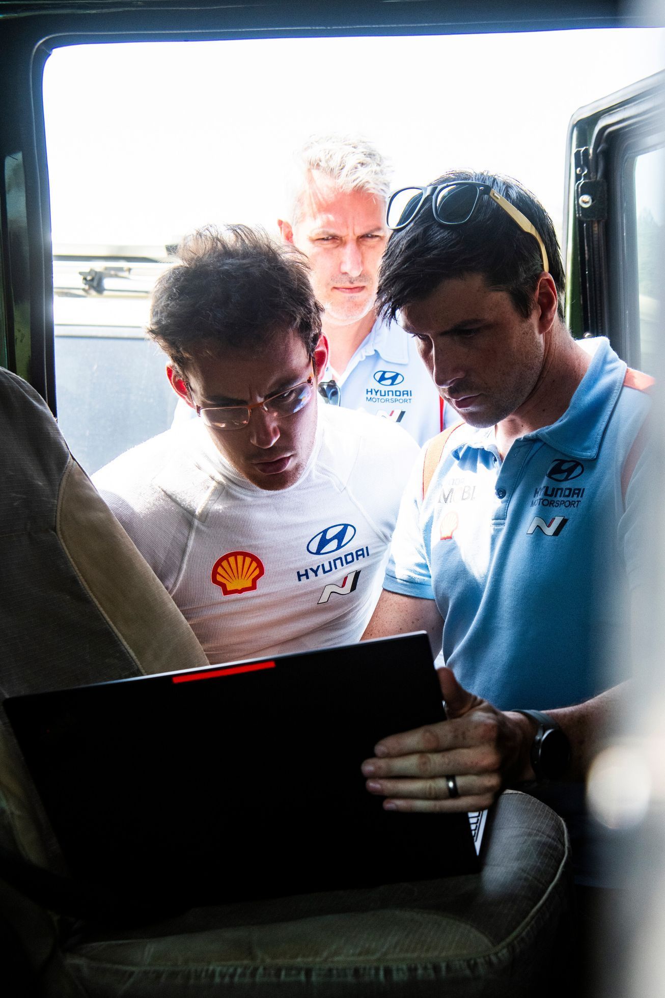 Pilot týmu Hyundai Thierry Neuville během Rallye Safari 2023