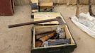 Malian gendarmes show weapons used by Islamist rebels at a military camp in the centre of Timbuktu February 1, 2013. REUTERS/Benoit Tessier (MALI - Tags: POLITICS CIVIL UNREST CONFLICT) Published: Úno. 1, 2013, 7:28 odp.