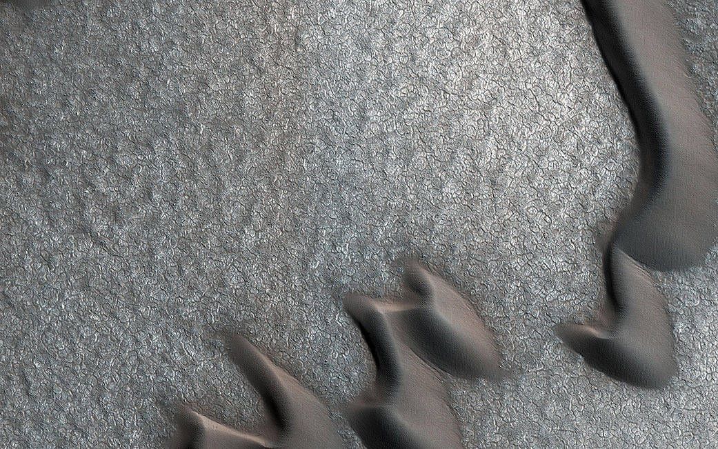 Fotogalerie / Fascinující pohledy na povrch Marsu / NASA / 22