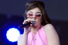 Recenze: Lorde se raduje, tancuje i pláče. Melodrama je perfektní popové album