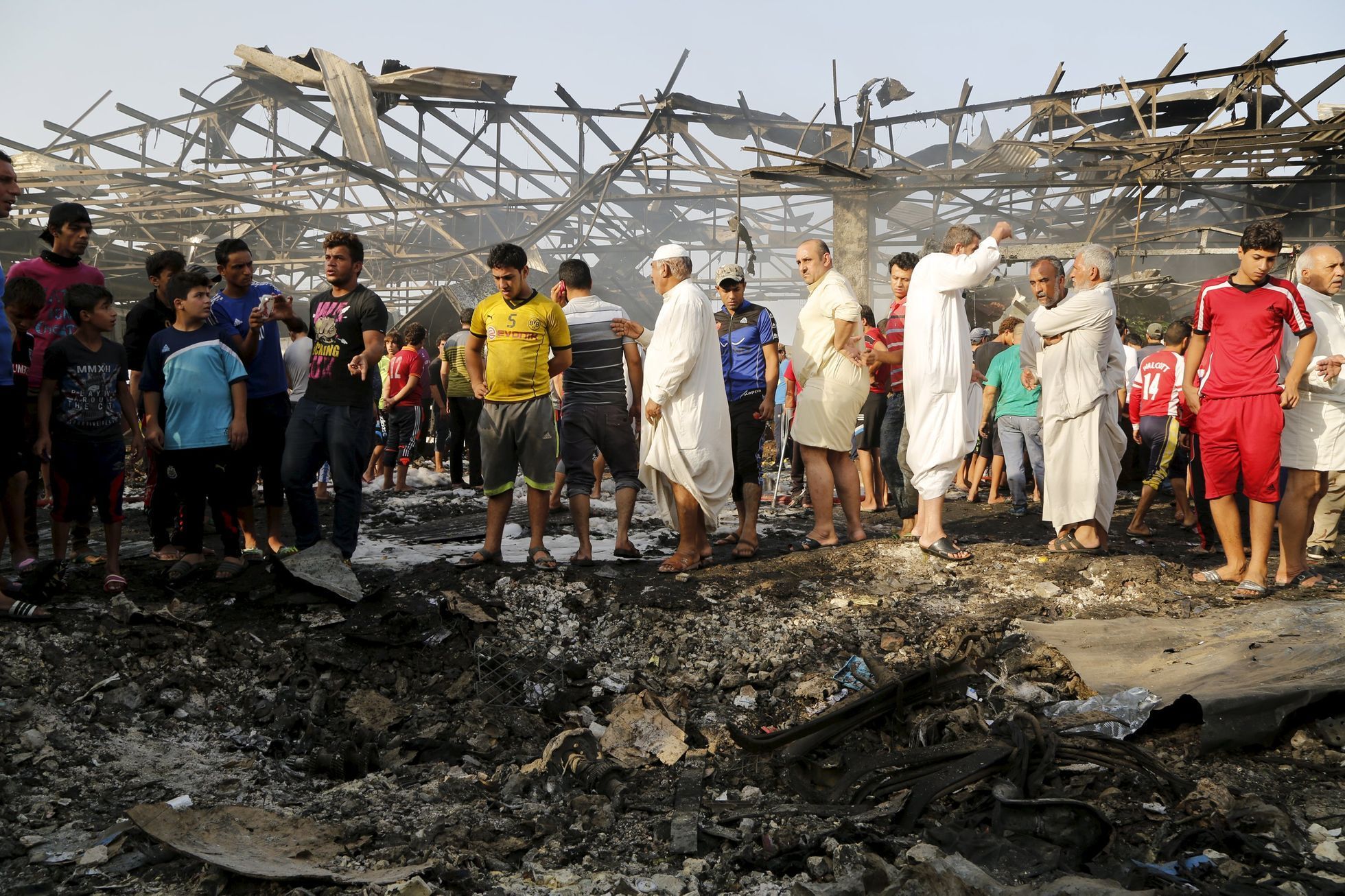 Irák - výbuch na tržišti v Bagdádu