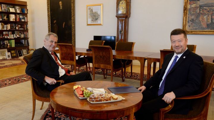 První schůzka Zemana po dovolené byla s Okamurou, řešili stíhaného Salviniho