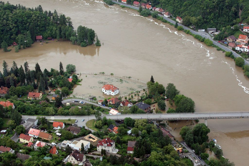 Letem nad zatopeným světem