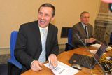 12. ledna 2009: Jiří Čunek naposledy sedí v křesle místopředsedy vlády. V této funkci by jej měla nahradit Vlasta Parkanová.