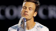 TOMÁŠ BERDYCH. Je nejlepším českým tenistou posledních deseti let, drží se dlouhodobě mezi absolutní špičkou, jenže na grandslamových turnajích mu stále pšenka nekvete.