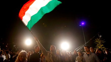Maďaři jdou volit. Fidesz válcuje v kampani roztříštěnou opozici