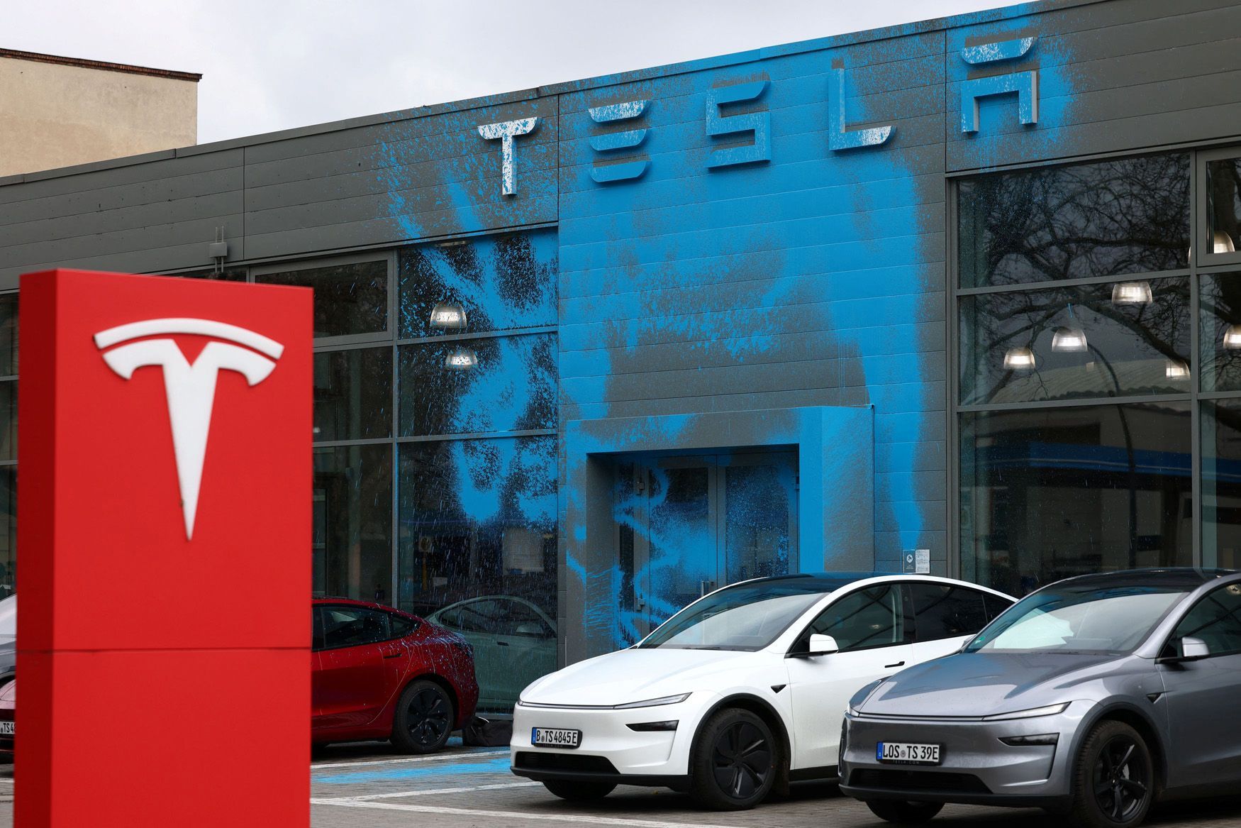 Tesla, Musk, protest, Berlin, Germany