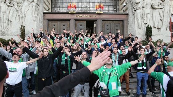 Foto: Radost a dojetí na magistrátu. Praha koupí Ďolíček, klokani i Ivan Trojan bujaře jásali