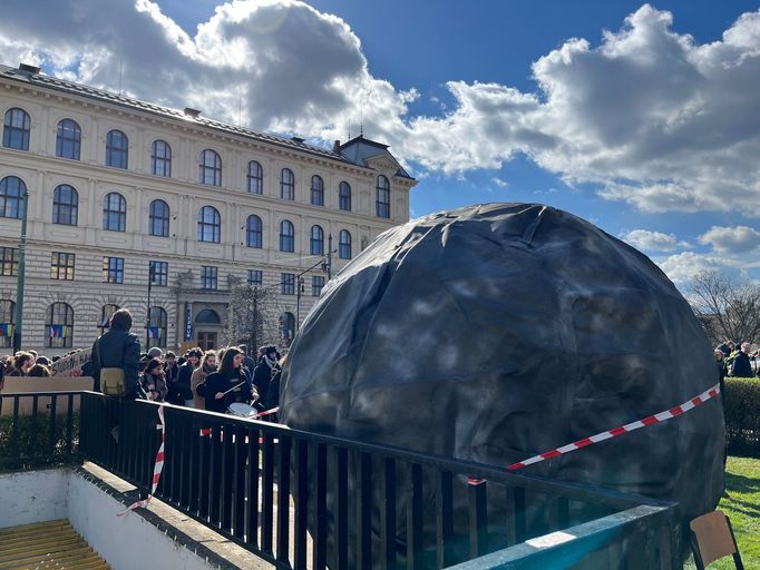 Vysokoškolští pedagogové protestovali proti nízkým mzdám.