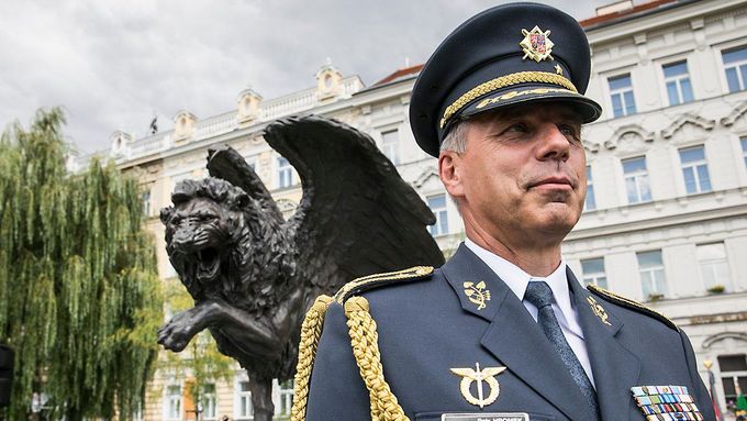 Novým vojenským představitelem České republiky při Vrchním velitelství spojeneckých sil v Evropě (SHAPE) se stane generálmajor Petr Hromek.