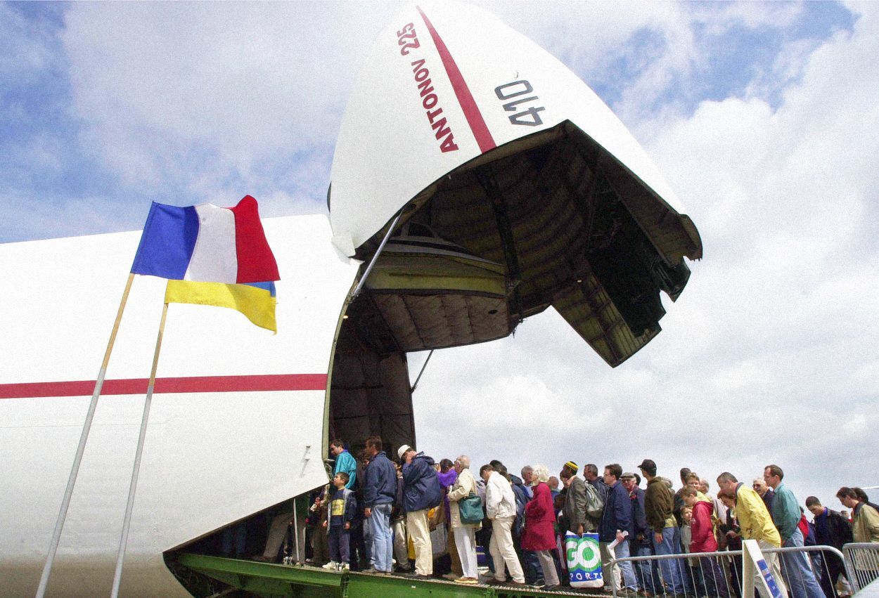Fotogalerie / Ruský nákladní letoun Antonov An-225