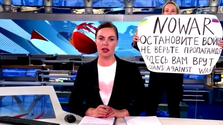 "Zrušte sankce. Jsme bratři." Je hrdinka z ruské TV agentkou Kremlu?; Zdroj foto: Reuters