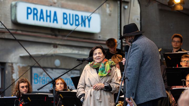Foto: Bubnování pro Bubny podpořilo Izrael, promluvila i přeživší holokaustu