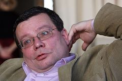 Audit na obraně odhalil zakázky předražené o 100 mil.
