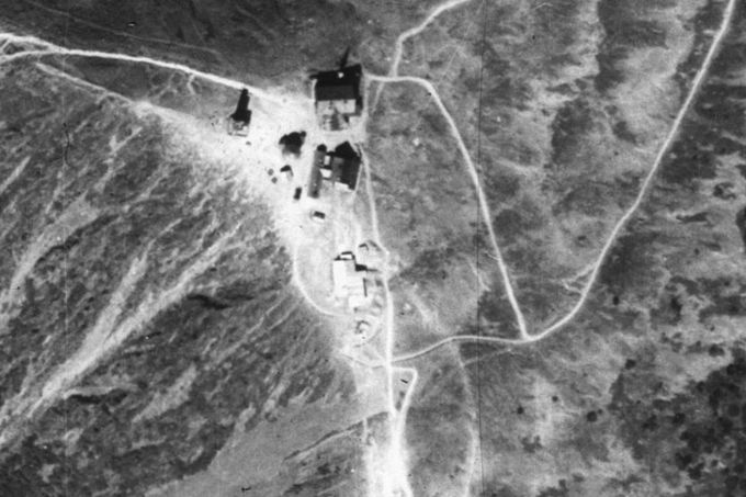 Vrchol Sněžka 1950 letecký snímek