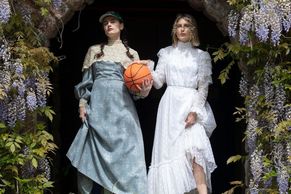 Fotografka: Fascinovala mě představa, jak Jurkovič v zahradě pozoruje basketbalistky