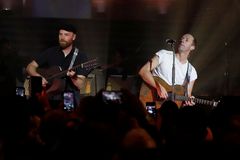 Coldplay se na novém albu proměnili. Tříminutové hity nahradil apel na lidskost