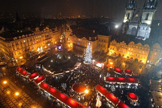 Tradiční vánoční trhy na Staroměstském náměstí.