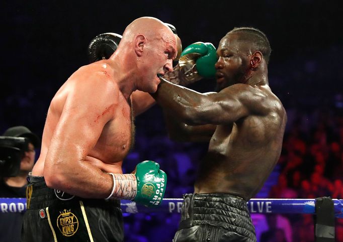 Tyson Fury a Deontay Wilder bojují  o pás mistra světa těžké váhy organizace WBC