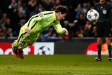 A to Messi dokonce v nastavení kopal penaltu, ale domácí brankář Hart ho vychytal.