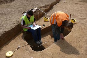 Archeologové odkryli u Pražského hradu pohřebiště z dob Přemyslovců