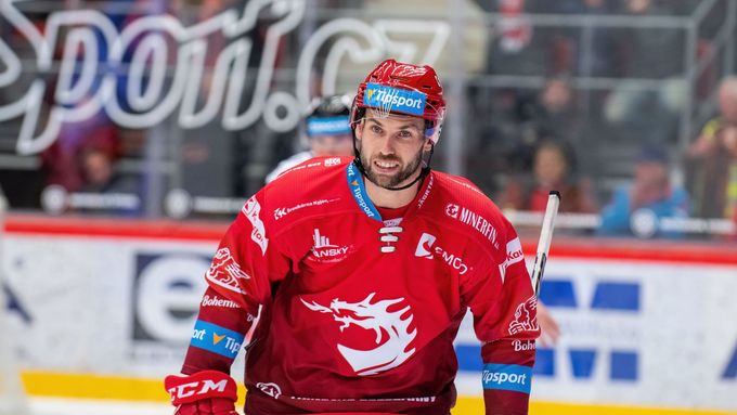 Vladimír Svačina v druhém semifinále hokejové extraligy 2021/22.