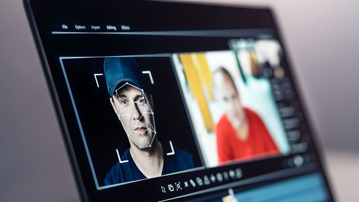 Politici budou pomocí deepfake očerňovat své konkurenty, bojí se tři čtvrtiny Čechů