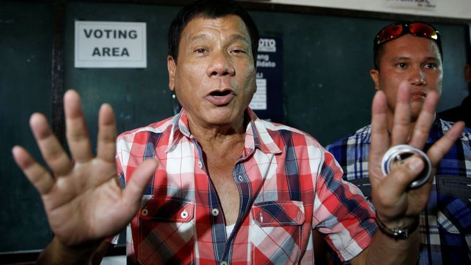 Rodrigo Duterte během prezidentských voleb, ve kterých zvítězil s rekordním náskokem.