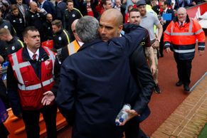 V bitvě legend na lavičce se Mourinho musel sklonit před Guardiolou