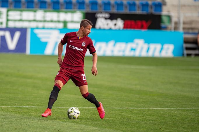 30. kolo fotbalové Fortuna:Ligy 2019/20, Slovácko - Sparta: Hostující Adam Hložek.