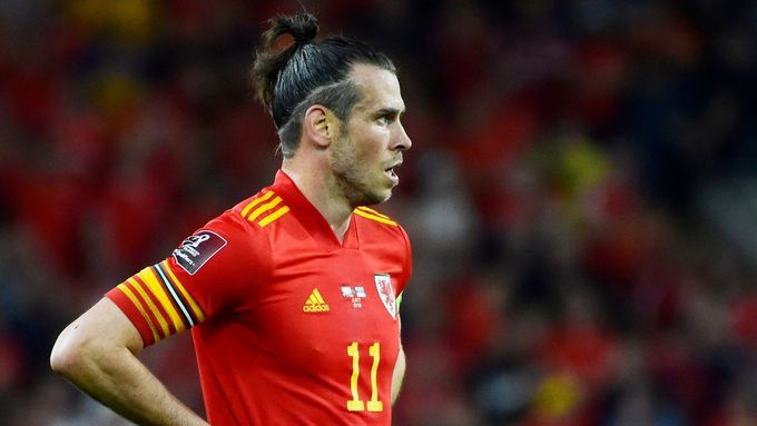 Frustrovaná velšská hvězda Gareth Bale během nevydařeného zápasu kvalifikace MS proti Estonsku