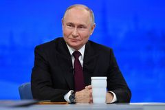 Putin překvapil všechny včetně moderátora. V amerických volbách fandí Bidenovi