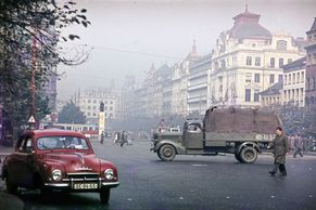 "Šedivé" Československo v barvě. Neznámé fotky z maďarského archivu