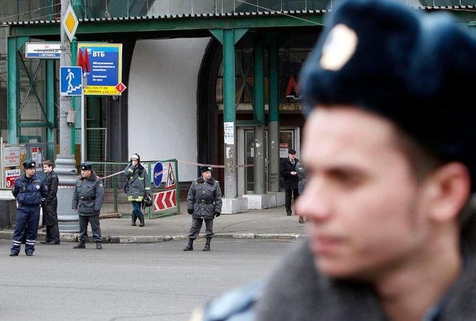 Rozhlasová stanice Echo Moskvy tvrdí, že podle policistů mohly být nálože odpáleny mobilním telefonem