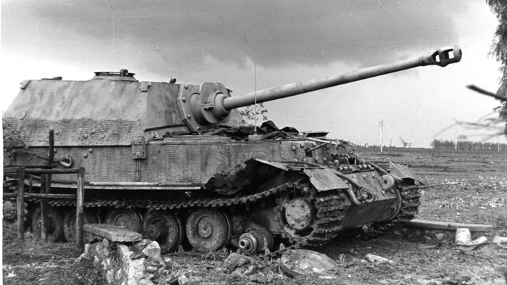 Slavné přešlapy Ferdinanda Porsche: Hybridní tank pro Hitlera se spotřebou 600 litrů; Zdroj foto: Wikimedia/Bundesarchiv, Bild 101I-313-1004-25 / Vack / CC-BY-SA 3.0 (ext.)