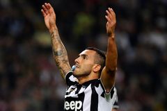 Juventus ve šlágru porazil AC Milán gólem Téveze