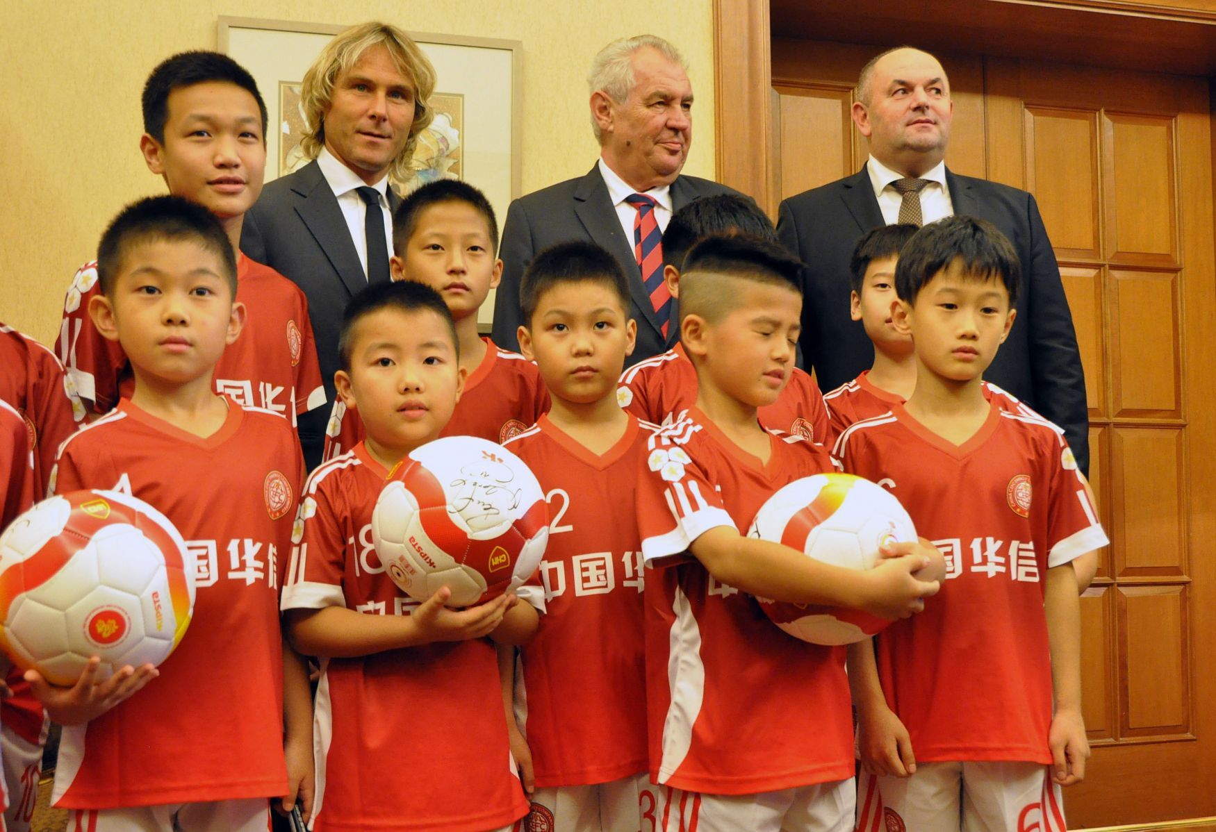 Pavel Nedvěd, Miloš Zeman, Miroslav Pelta, Čína, 2015, fotbalisté