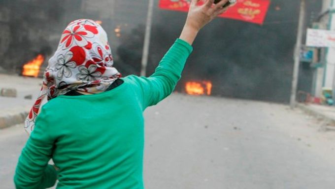 Víkendové protesty v Egyptě se v některých městech proměnily v násilnosti
