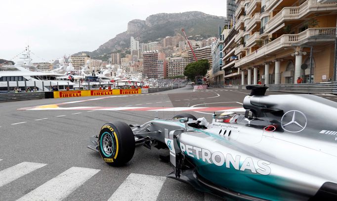 Mercedes Formula One driver Lewis Hamilton of Britain drives during the first free practice session of the Monaco Grand Prix in Monaco May 22, 2014. REUTERS/Stefano Rella