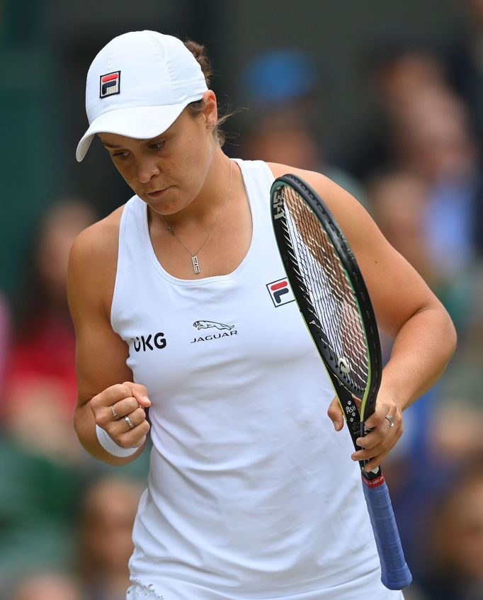 Ashleigh Bartyová ve finále Wimbledonu 2021