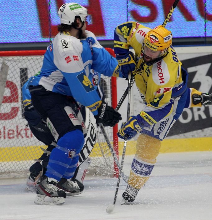 Hokej, extraliga, Plzeň - Zlín: Nicolas St. Pierre - Zdeněk Okál