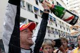 Jenson Button slaví v Monaku další vítězství