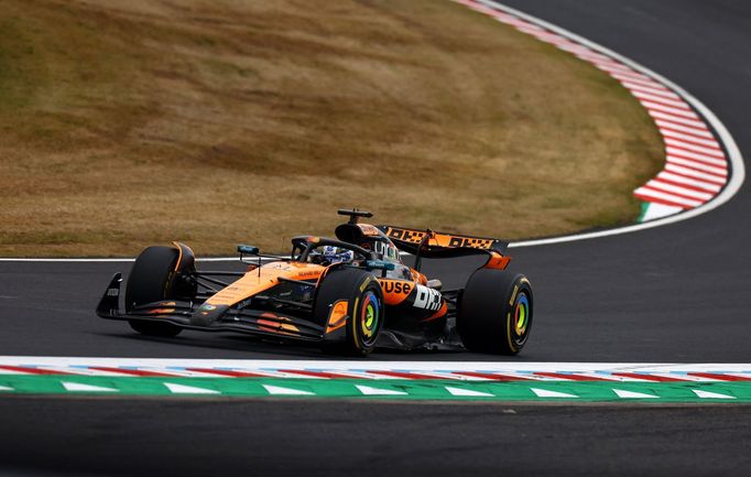 Oscar Piastri, McLaren v boxech ve VC Japonska F1 2025