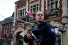 Francie udeří na "výrobny džihádistů". Bez pomoci muslimů to ale nepůjde