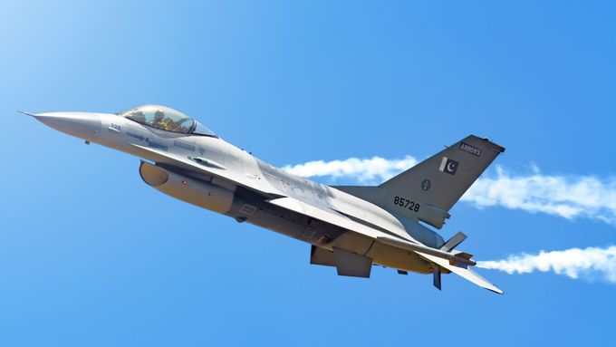Pákistánská stíhačka F-16