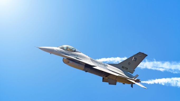 Pákistánská stíhačka F-16