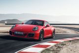 8. Porsche 911 Carrera GTS - Německá klasika se třemi číslicemi si našla cestu také mezi fotbalovou smetánku. Vzhledem k ostatním sportovním autům jde navíc o levnější model.